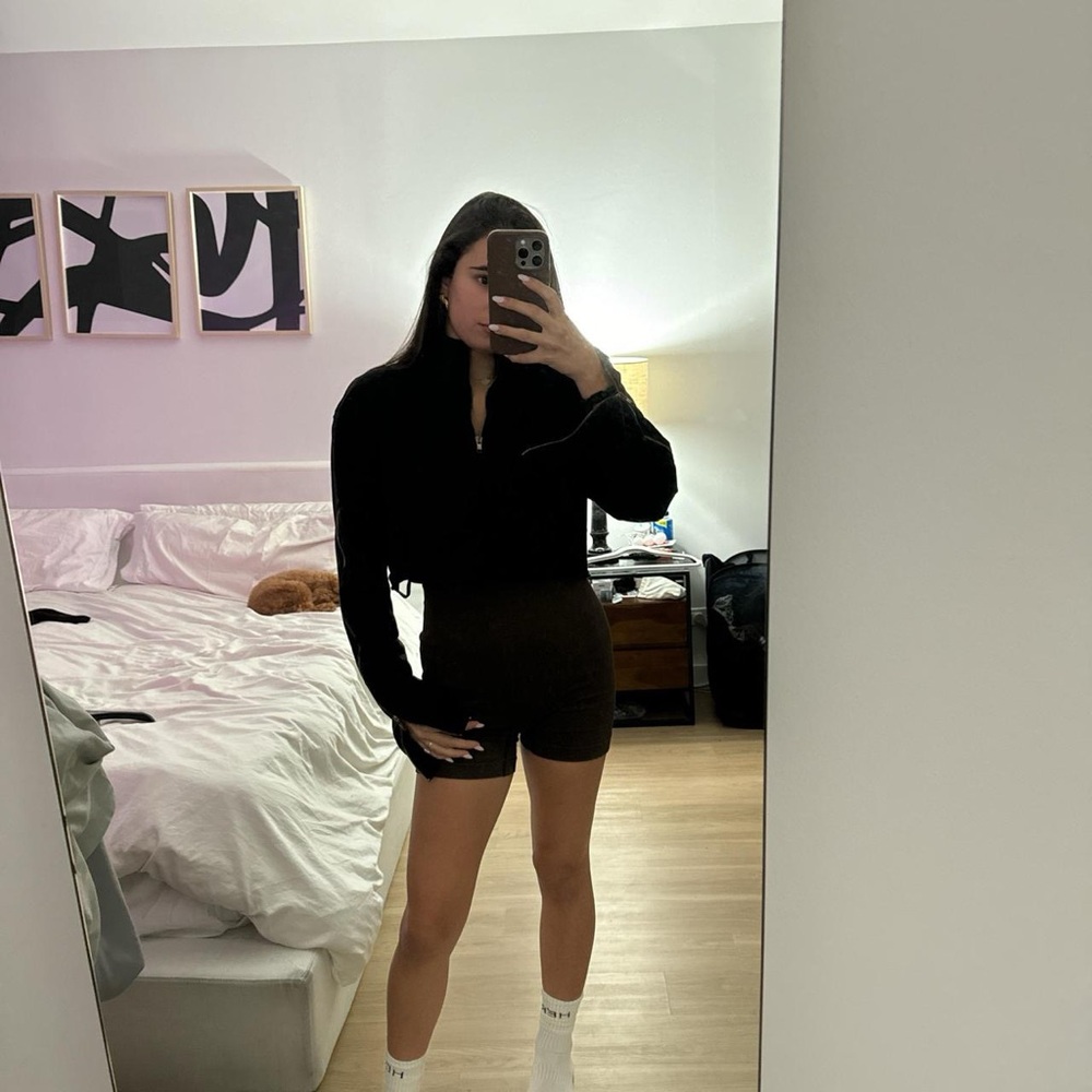 Emma & Sam LF Cropped Zip-Up Long-Sleeve Sweatshirt